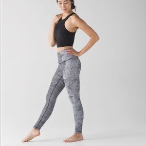 Lululemon Wunder Under Black and White High Rise Pant 28